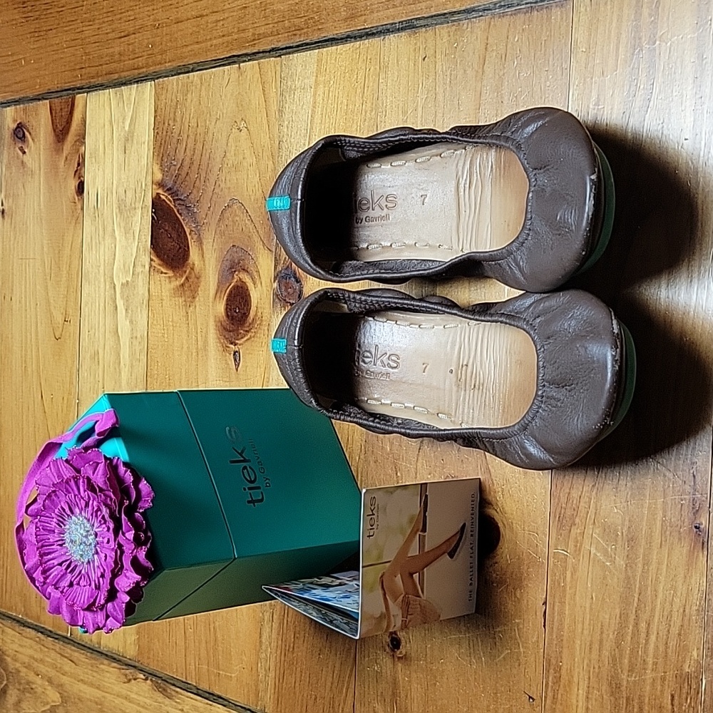 Tieks By Gavrieli Chocolate Brown Ballet Flats With Box And Flower
